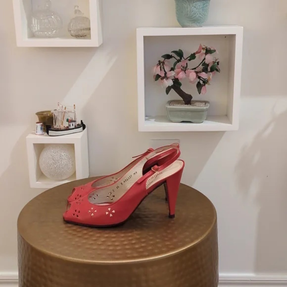 Red Heels - Picture 4 of 8